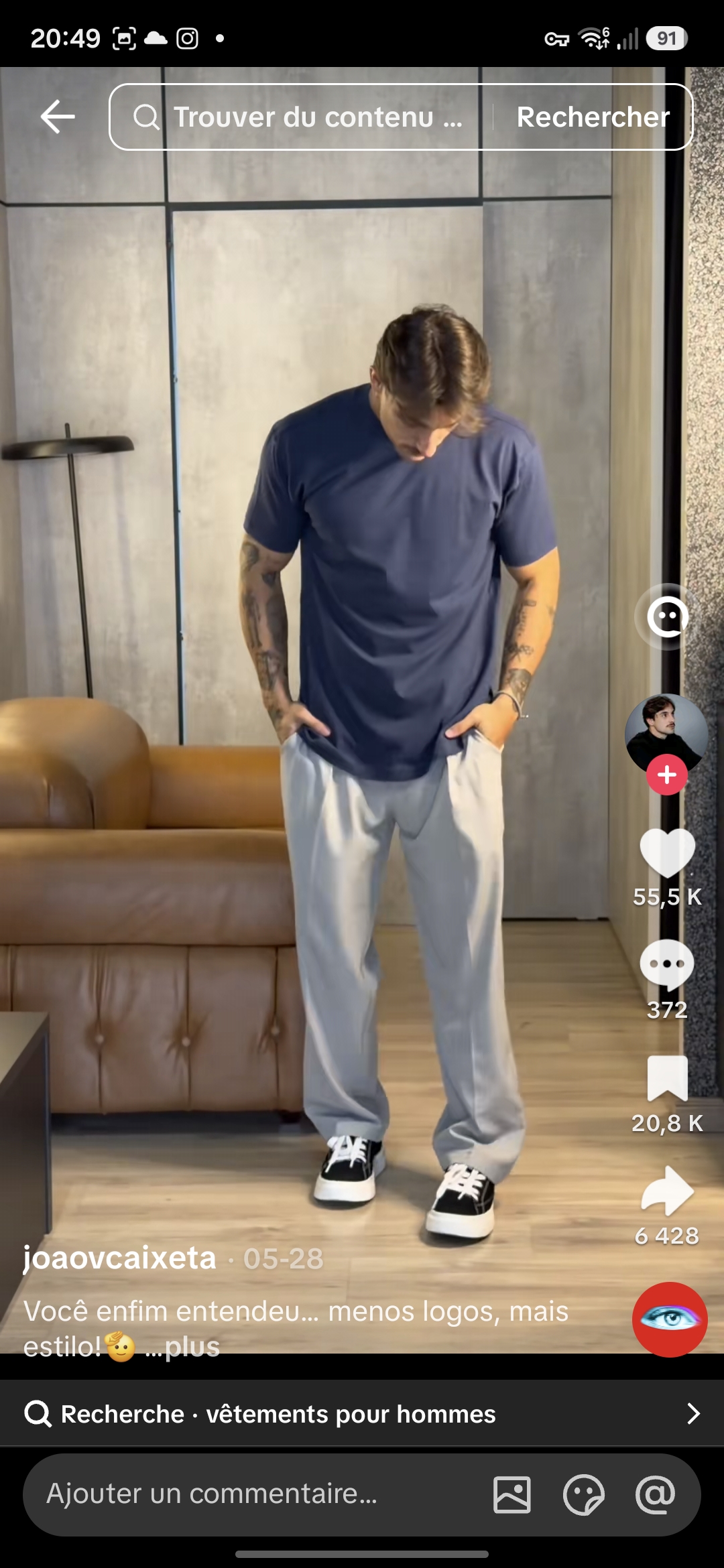 Look 01 - T-shirt basique et pantalon lounge